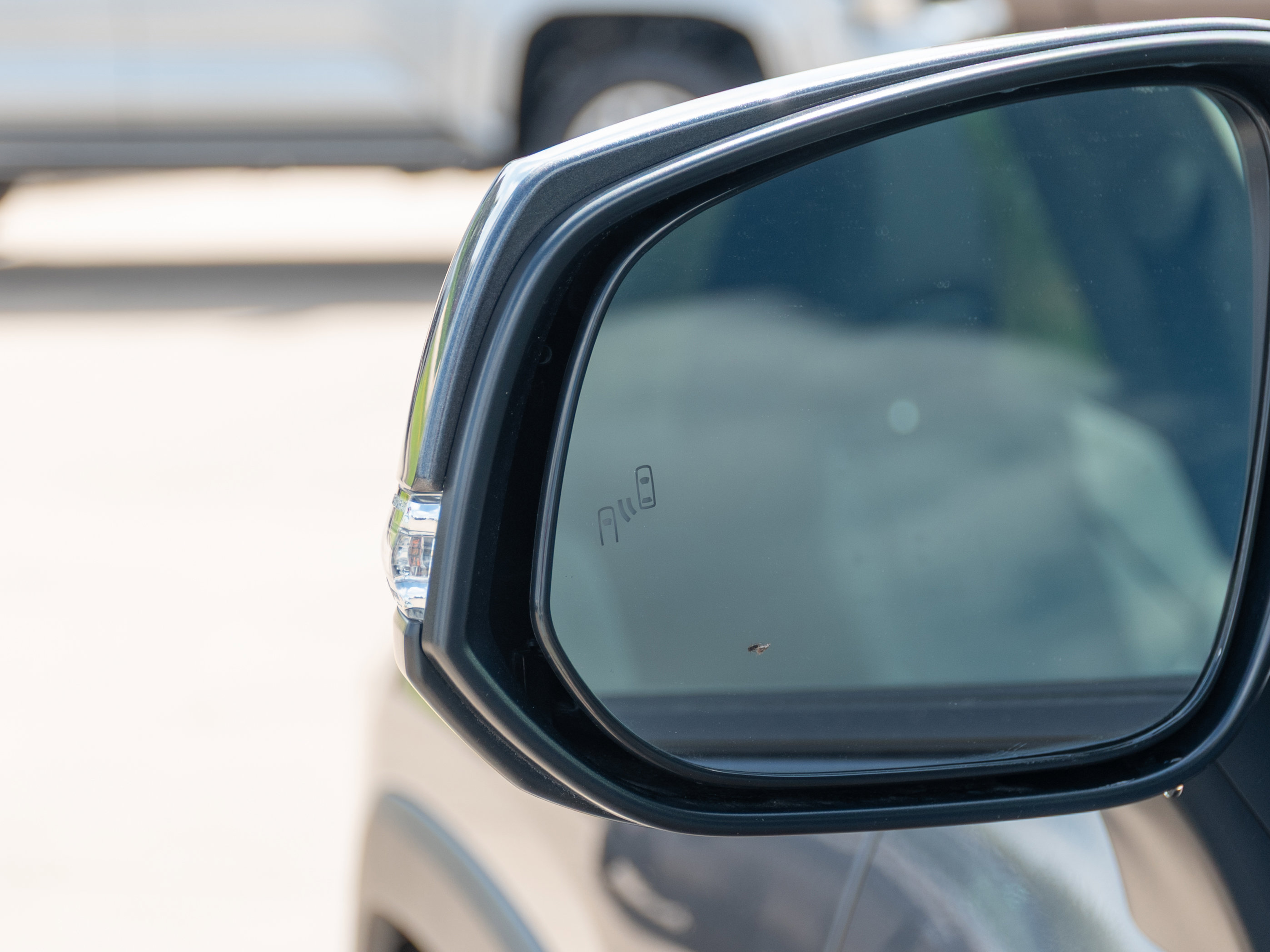 Used 2023 Toyota RAV4 Limited w/ Limited Grade Weather Package AWD/4WD image 7