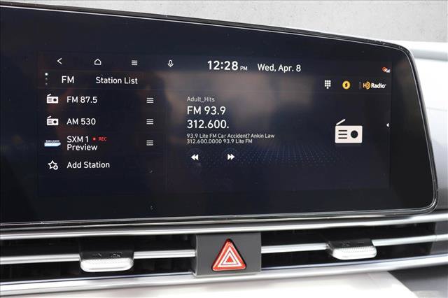 New 2026 Hyundai Elantra Limited FWD image 18