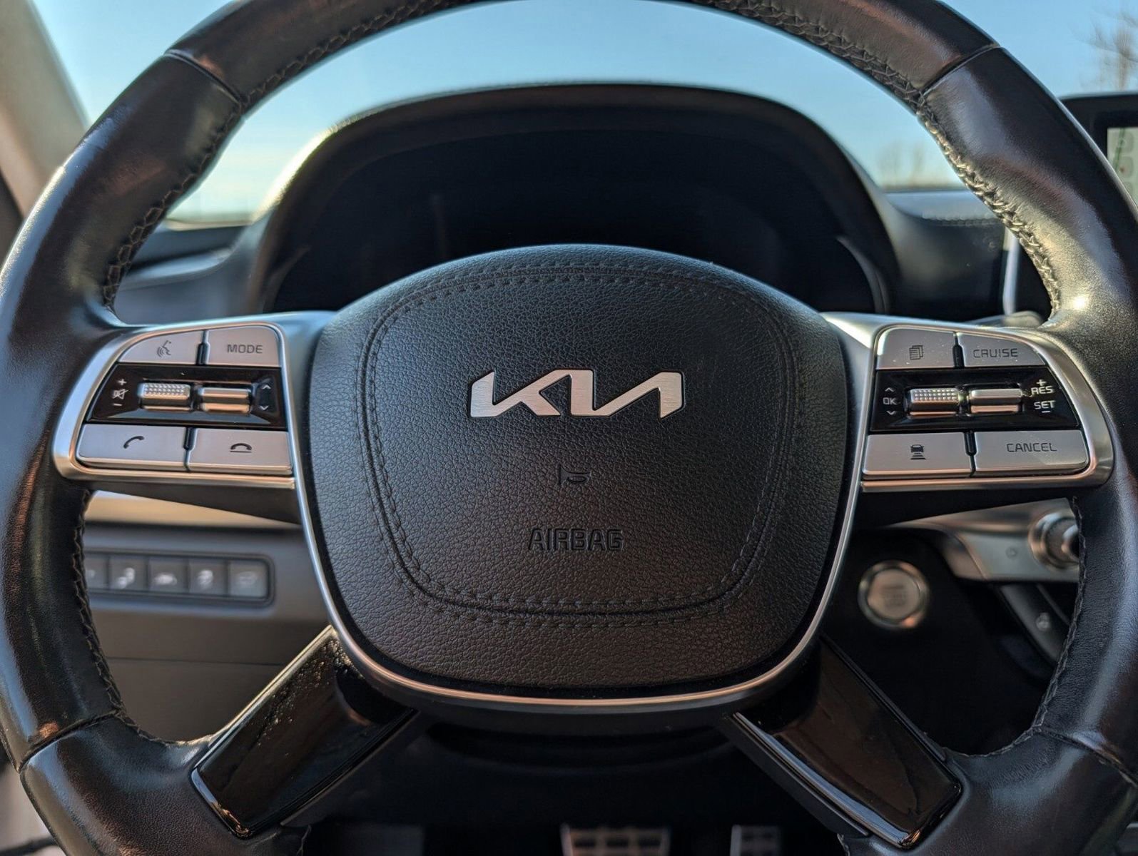 Used 2022 Kia Telluride SX w/ SX Prestige Package image 34