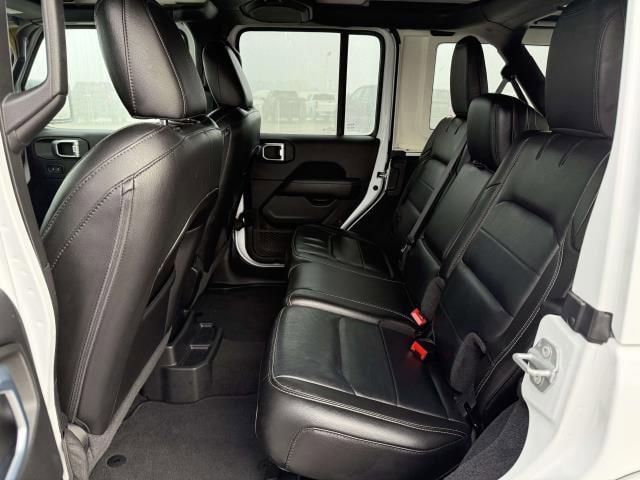 Used 2021 Jeep Wrangler Unlimited Sahara AWD/4WD image 15