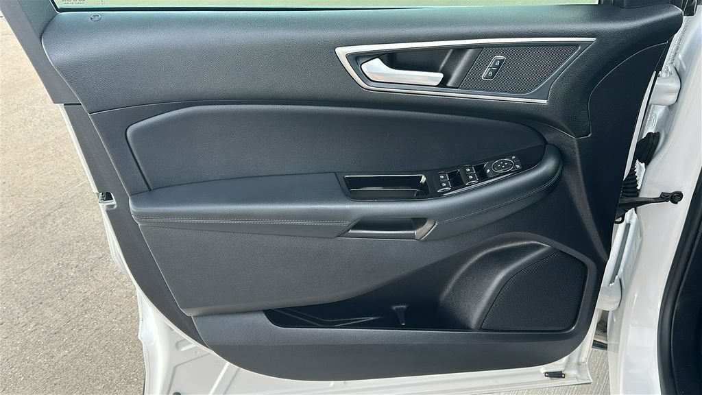 Used 2019 Ford Edge SEL w/ Equipment Group 201A FWD image 19