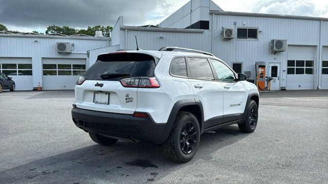Certified 2022 Jeep Cherokee Latitude w/ Sun & Sound Group AWD/4WD image 6