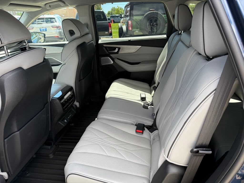 Used 2026 Acura MDX w/ Advance Package AWD/4WD image 13