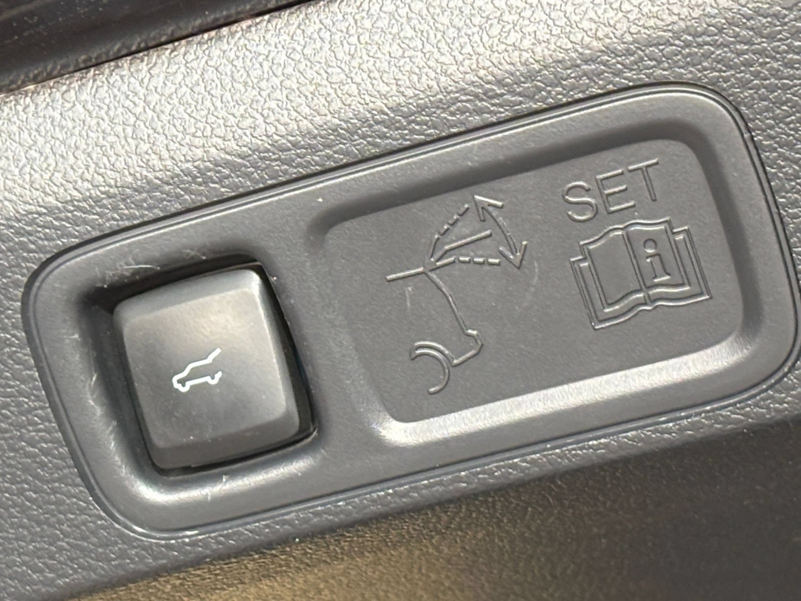 Used 2024 Ford Expedition Limited RWD image 24