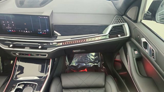Used 2024 BMW X7 xDrive40i w/ M Sport Package image 42