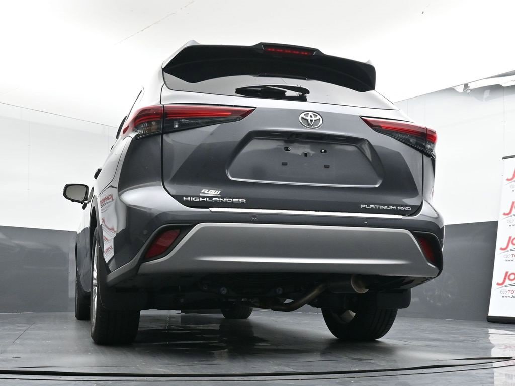 Used 2025 Toyota Highlander Platinum image 22