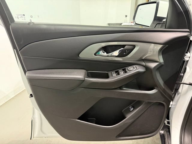 Certified 2023 Chevrolet Traverse LT FWD image 11