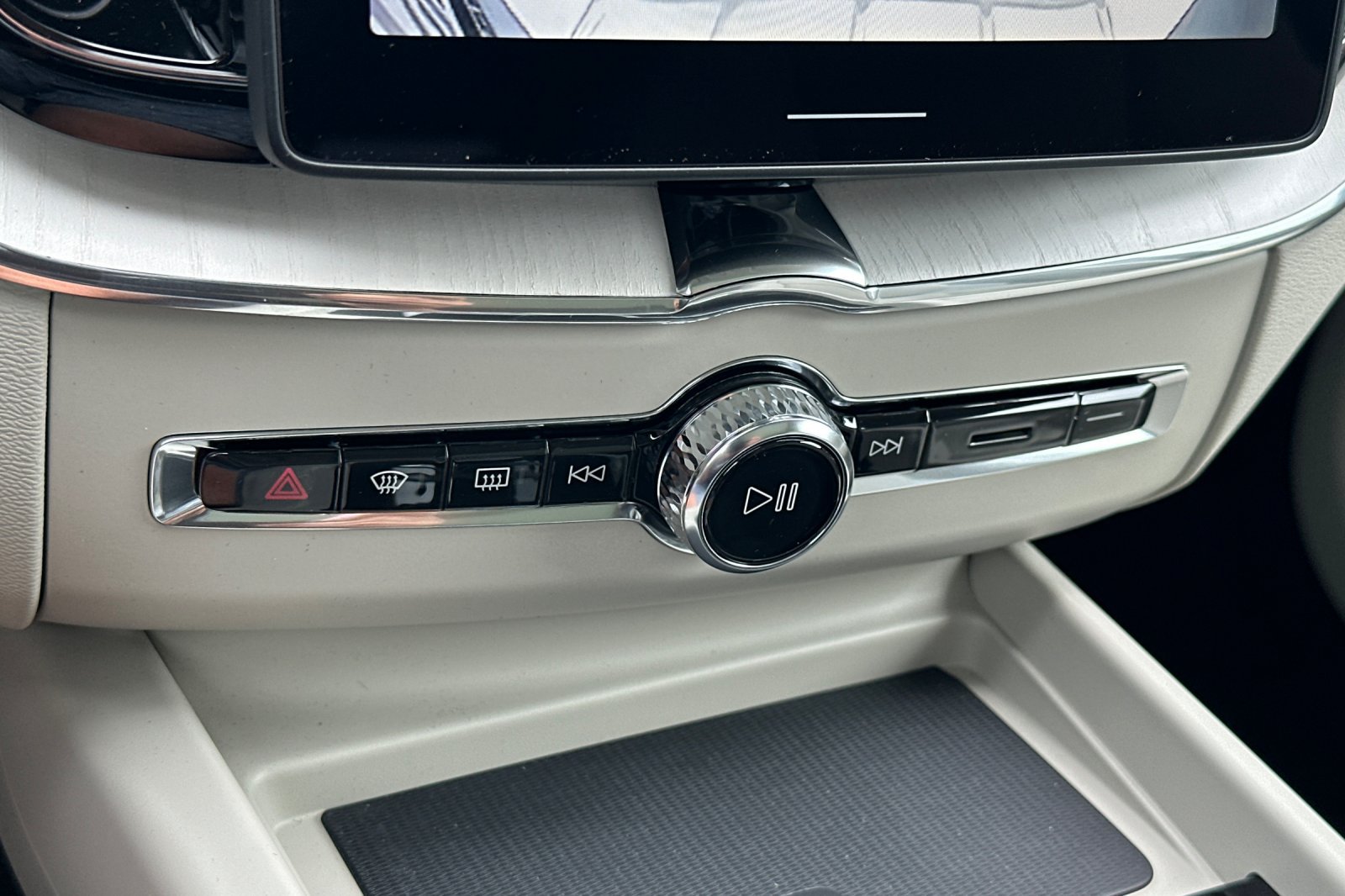 New 2026 Volvo XC60 B5 Ultra w/ Climate Package PRO AWD/4WD image 17