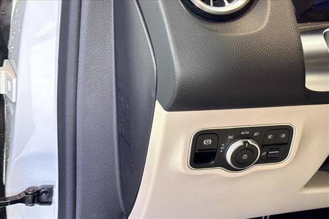 New 2026 Mercedes-Benz GLB 250 image 10