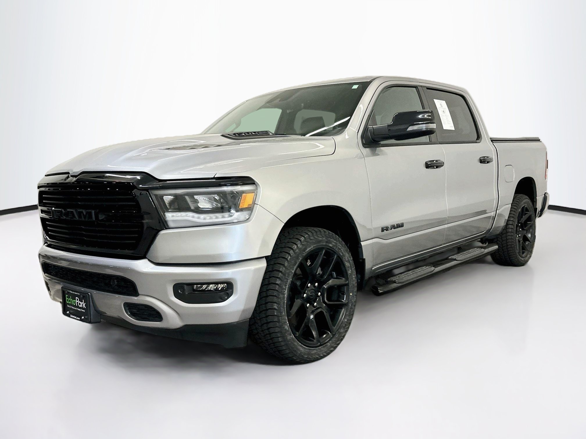 Used 2024 RAM 1500 Laramie AWD/4WD image 3