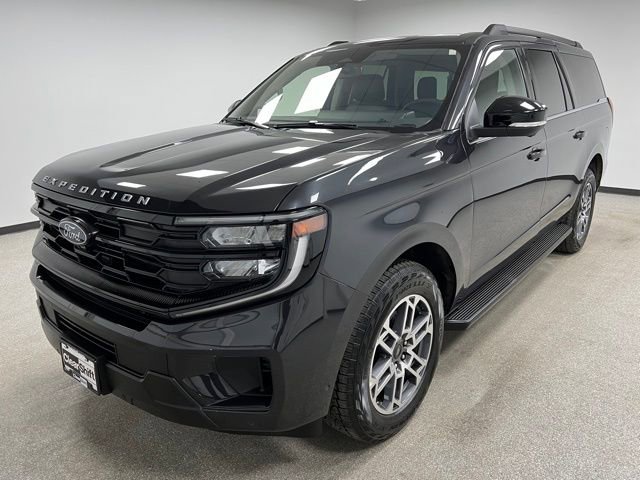 Used 2025 Ford Expedition Max Active AWD/4WD image 4