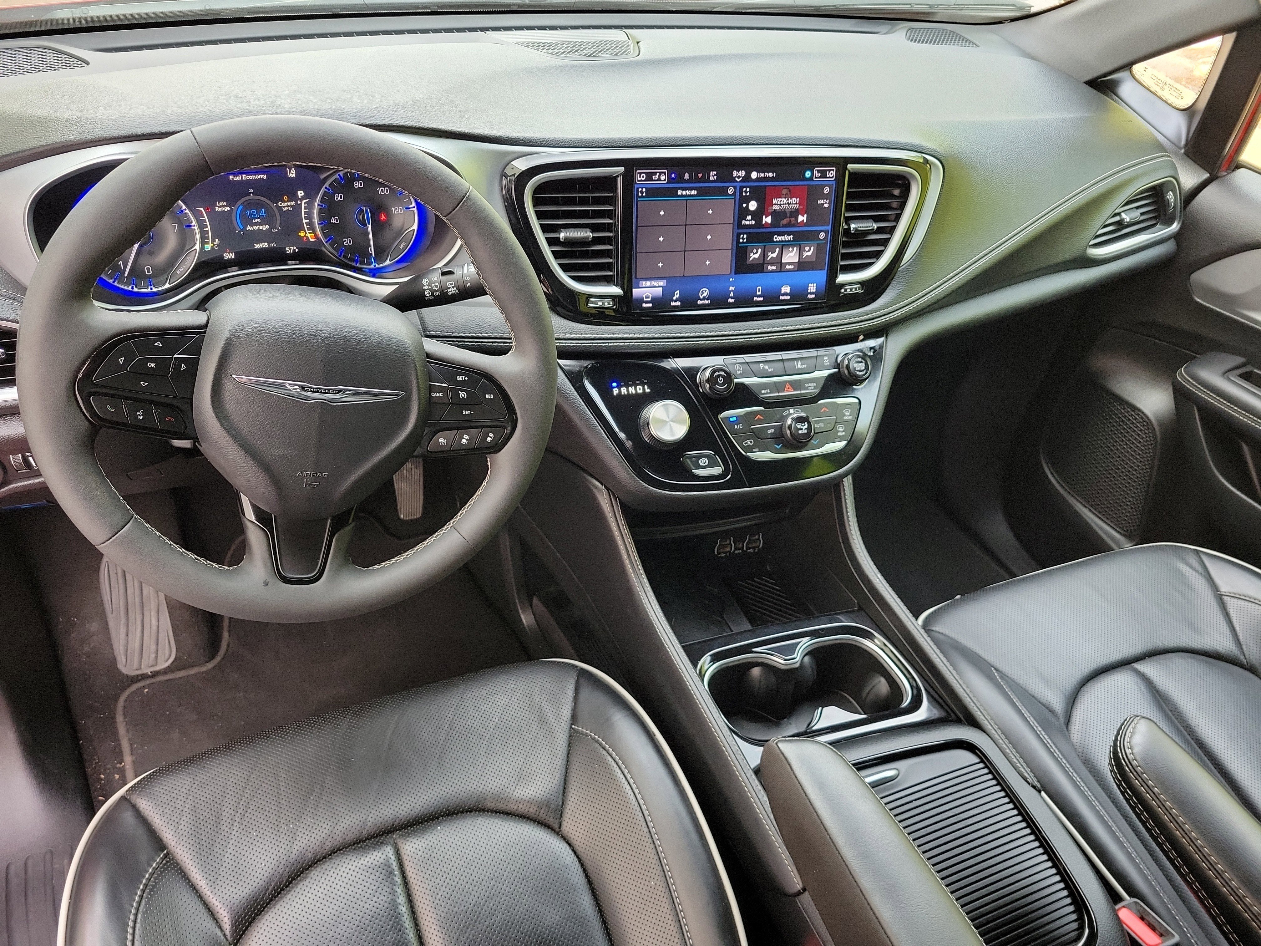 Used 2025 Chrysler Pacifica Limited image 15