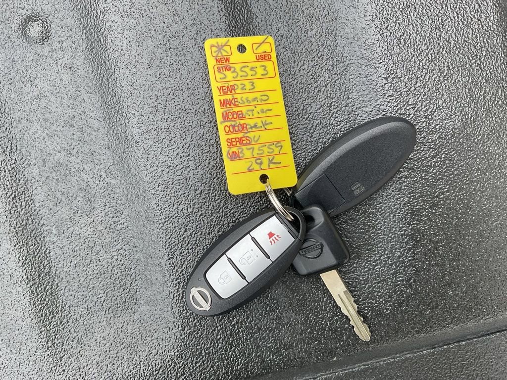 Used 2023 Nissan Frontier SV w/ Midnight Edition Package image 22