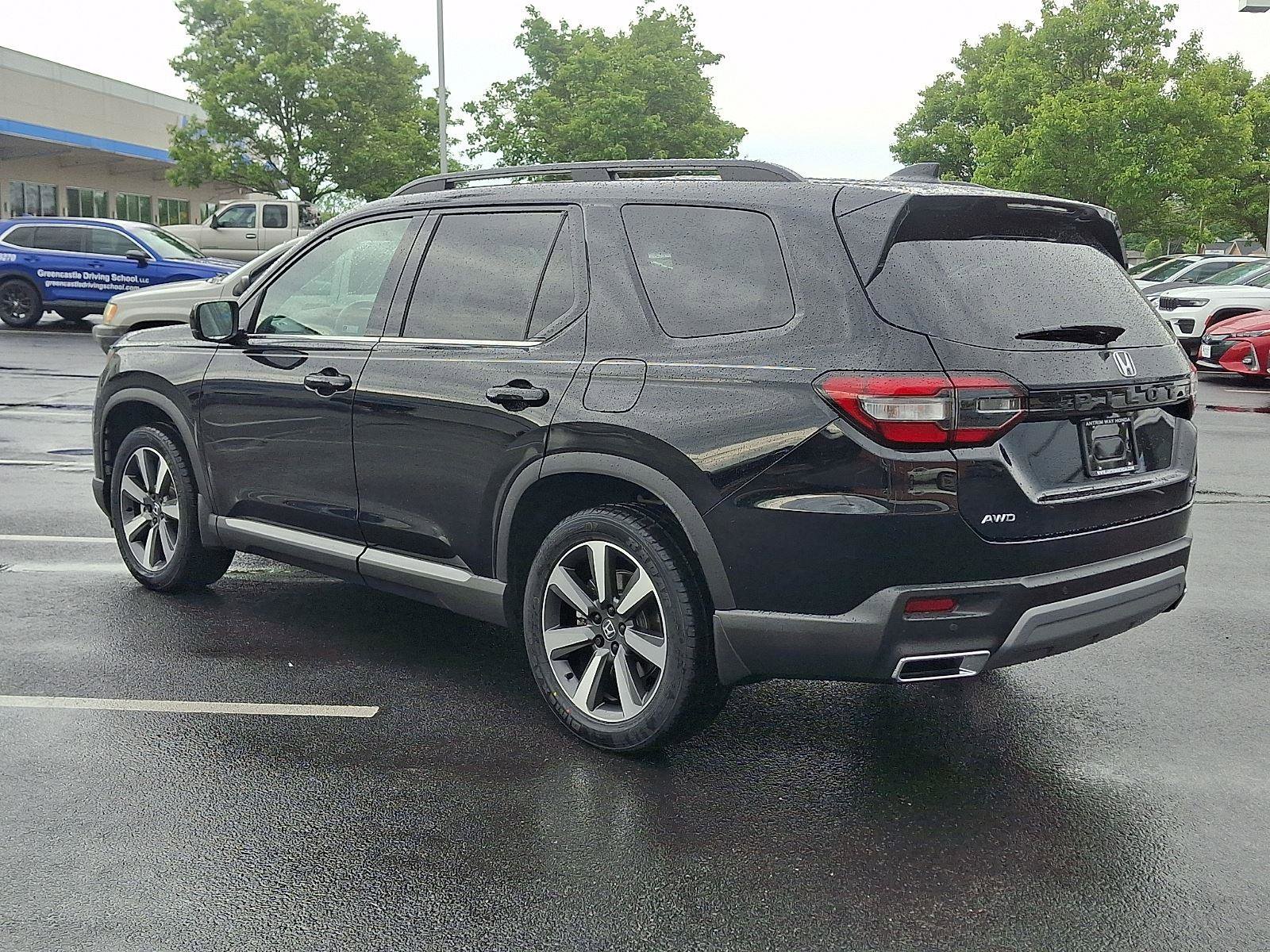 Used 2024 Honda Pilot Touring image 4