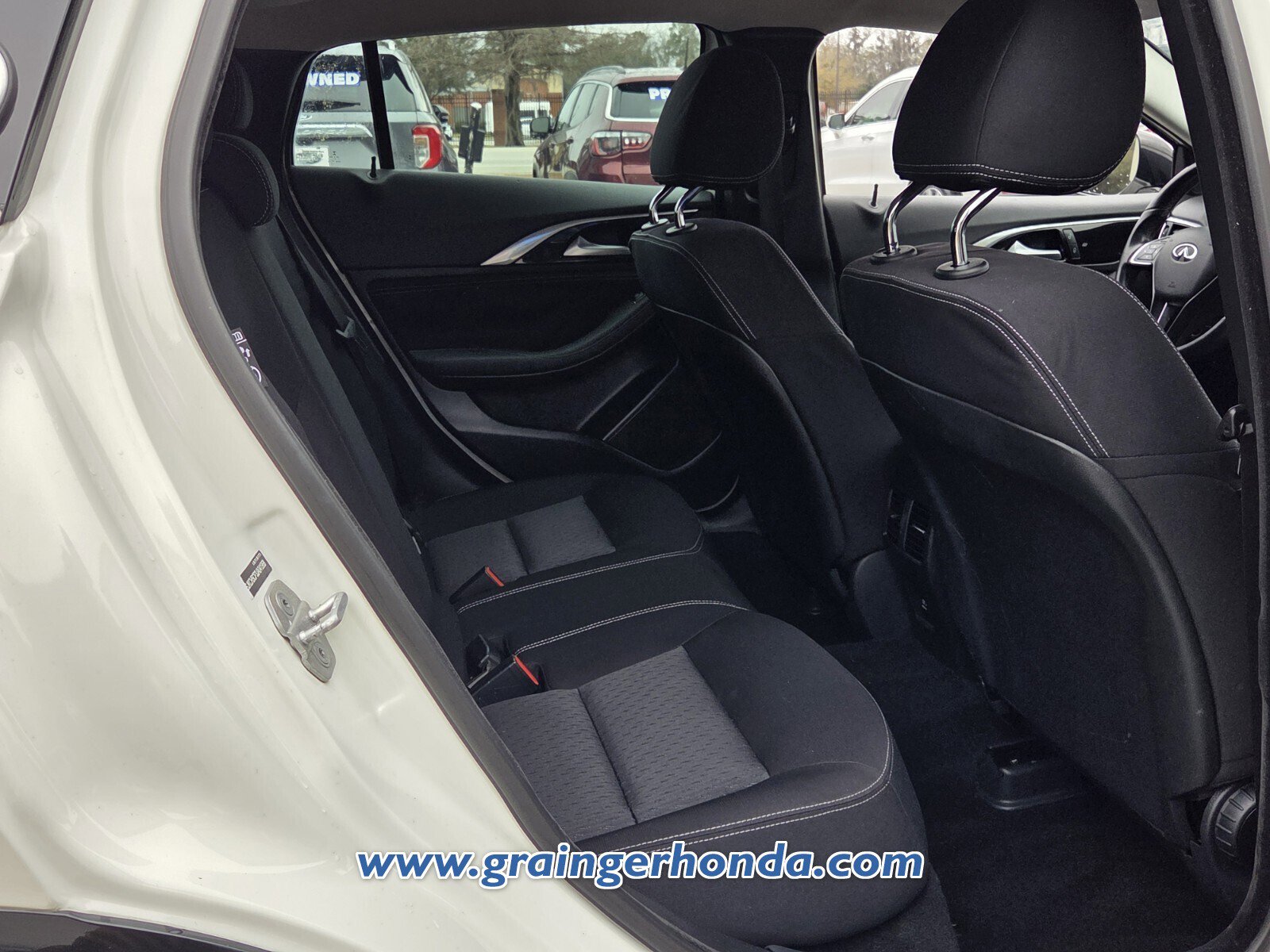 Used 2018 INFINITI QX30 image 12