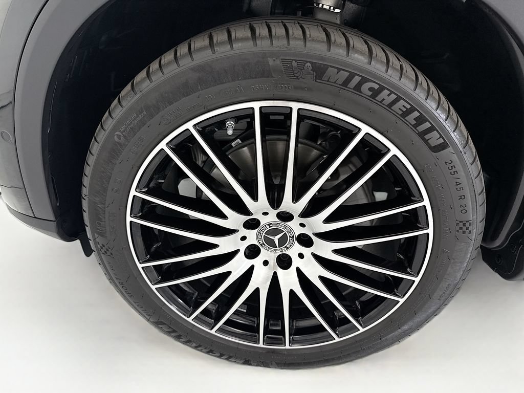 Certified 2025 Mercedes-Benz GLC 300 4MATIC image 29
