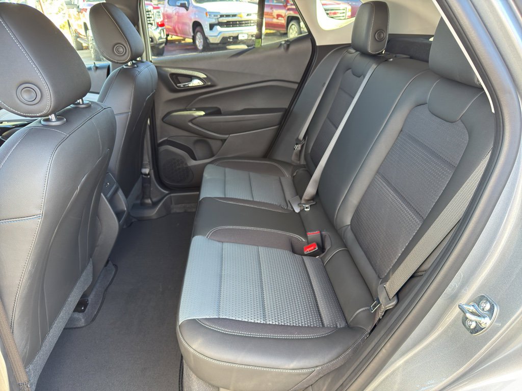 Used 2026 Chevrolet Trax LT w/ LT Convenience Package image 13