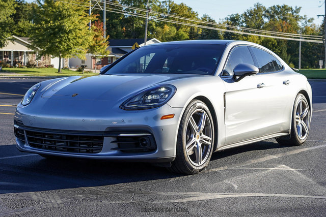 Used 2020 Porsche Panamera RWD image 13