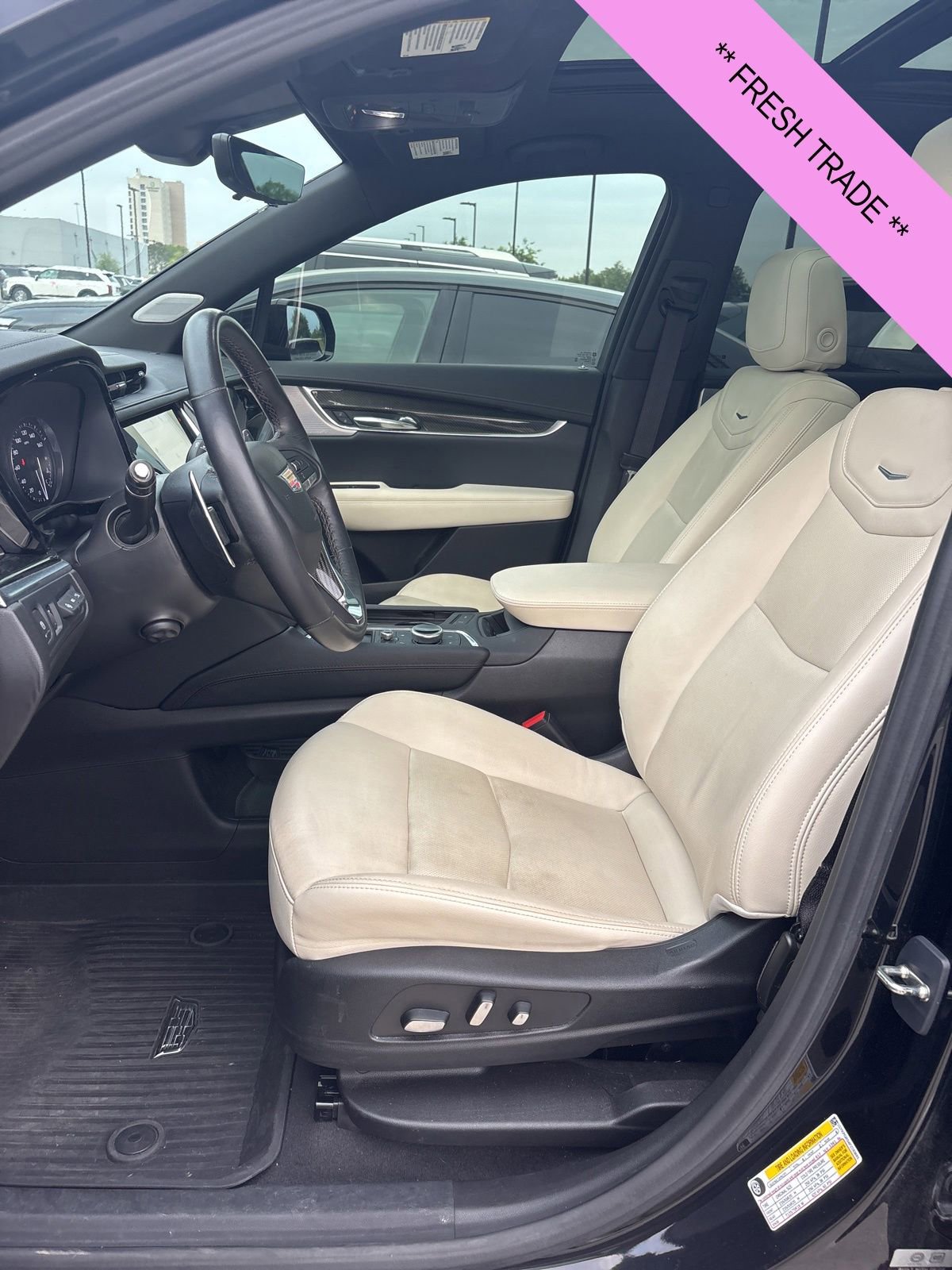 Used 2023 Cadillac XT6 Sport w/ LPO, ONYX Package AWD/4WD image 17