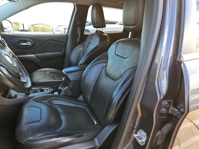 Used 2019 Jeep Cherokee Limited image 17