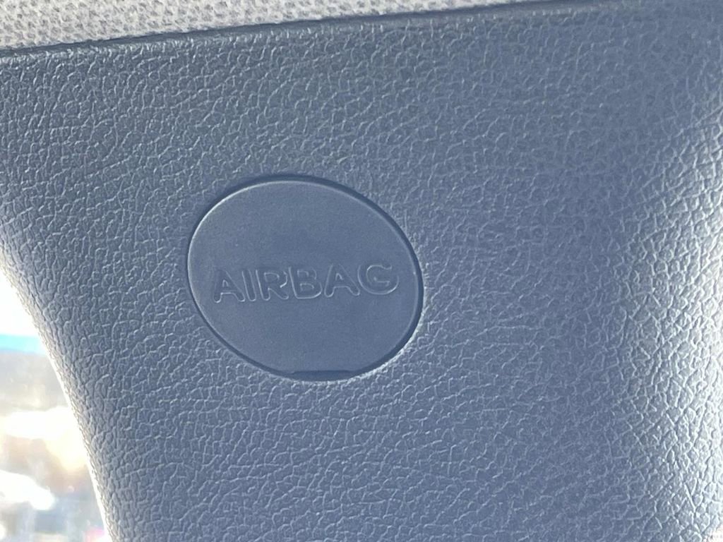 Used 2014 Hyundai Veloster image 30