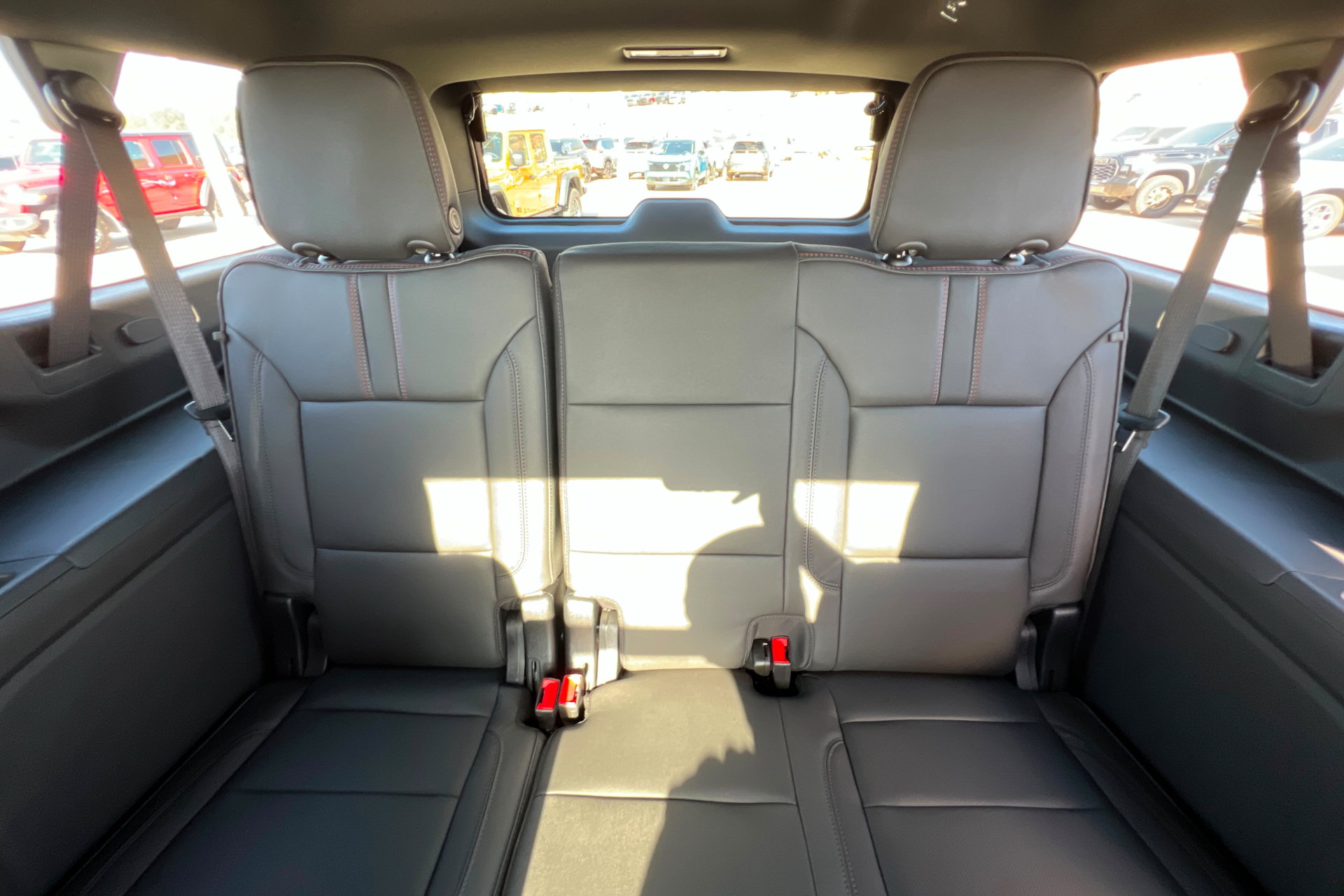 New 2026 Chevrolet Suburban RST w/ Comfort Package AWD/4WD image 24