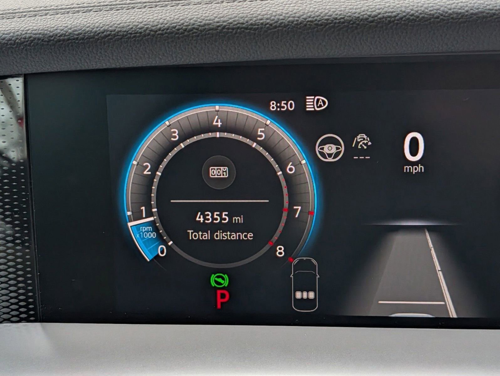 Used 2025 Volkswagen Tiguan SE AWD/4WD image 31