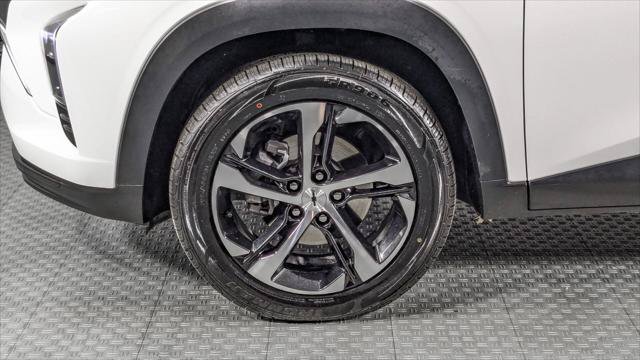 Used 2025 Chevrolet Trax RS w/ Sunroof Package FWD image 36