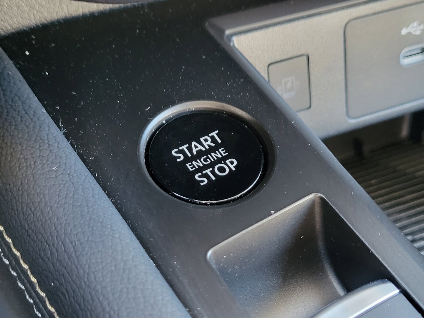 Certified 2025 Nissan Kicks SV AWD/4WD image 29