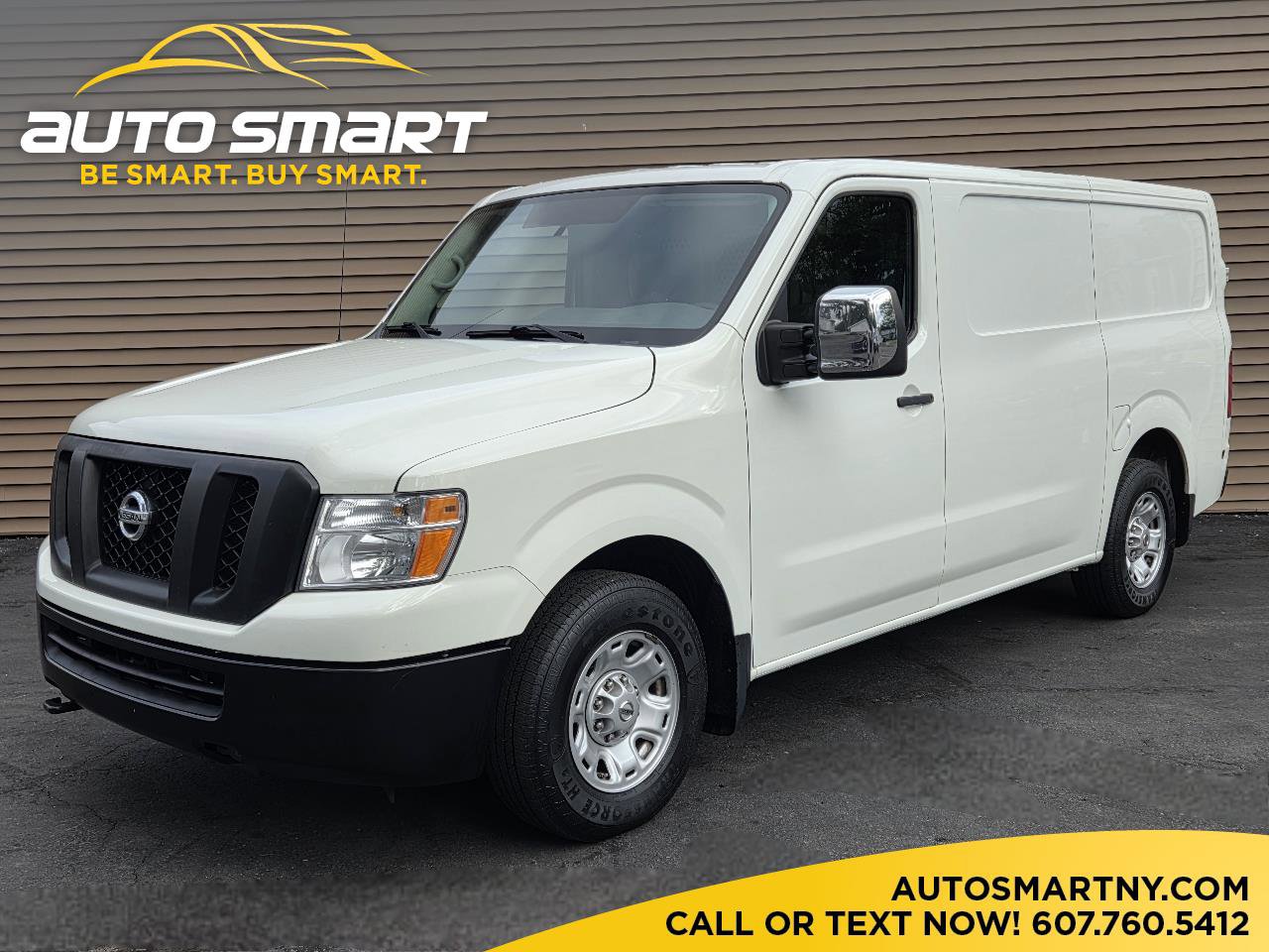 Used 2020 Nissan NV 3500 SV image 1