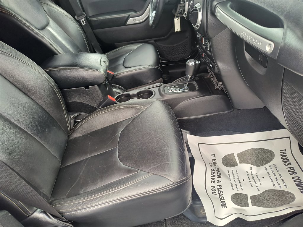 Used 2014 Jeep Wrangler Unlimited Rubicon image 29