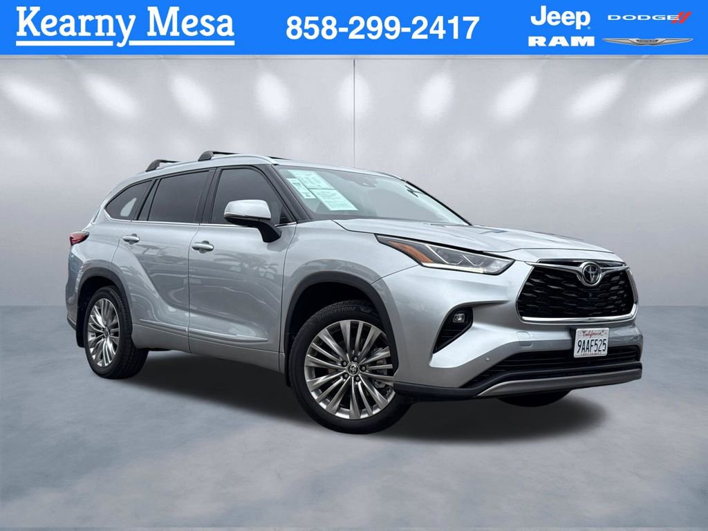 Used 2022 Toyota Highlander Platinum image 1