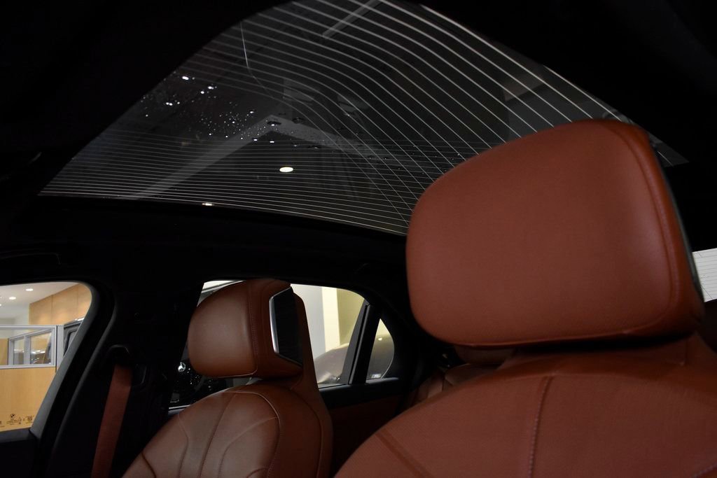 Used 2025 BMW 760i xDrive AWD/4WD image 50