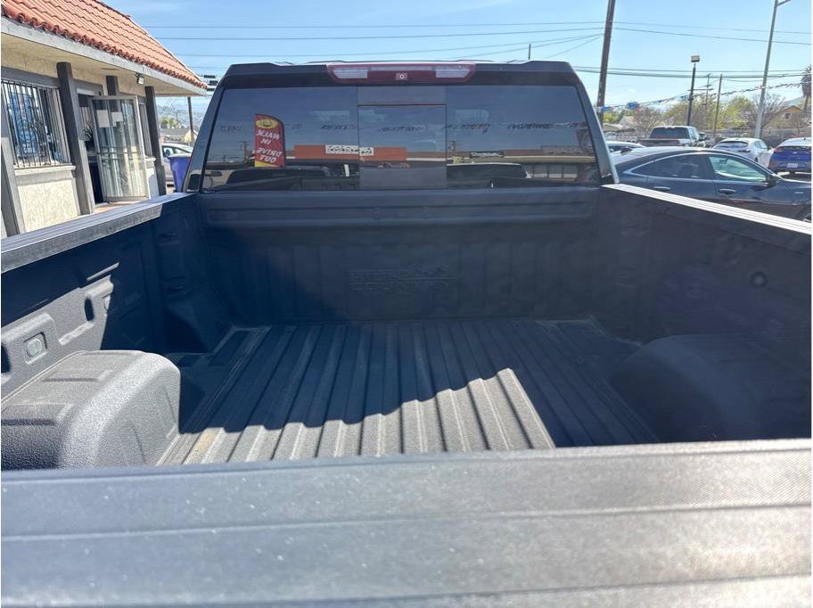 Used 2019 Chevrolet Silverado 1500 High Country w/ Technology Package AWD/4WD image 14