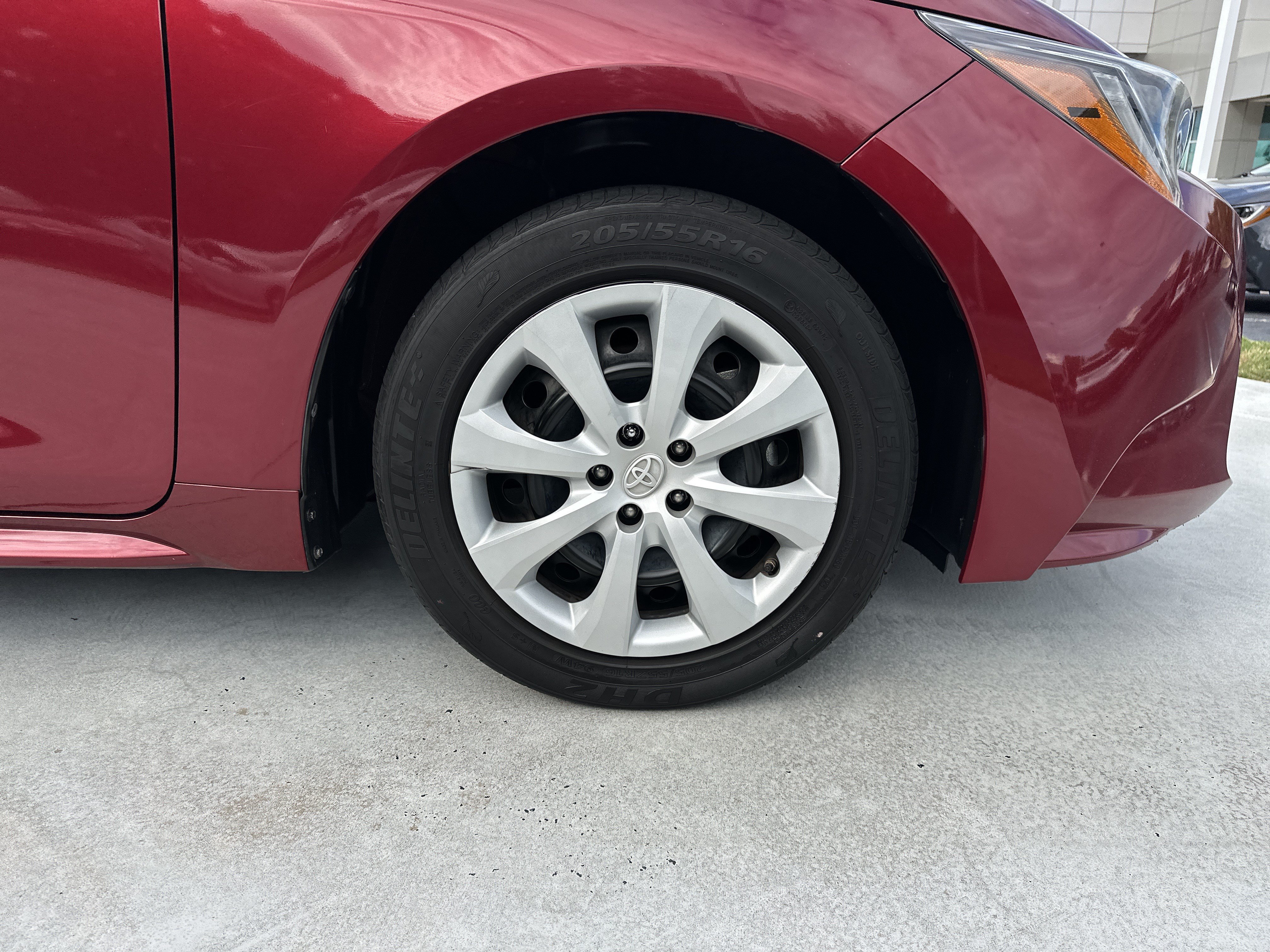 Used 2022 Toyota Corolla LE FWD image 13