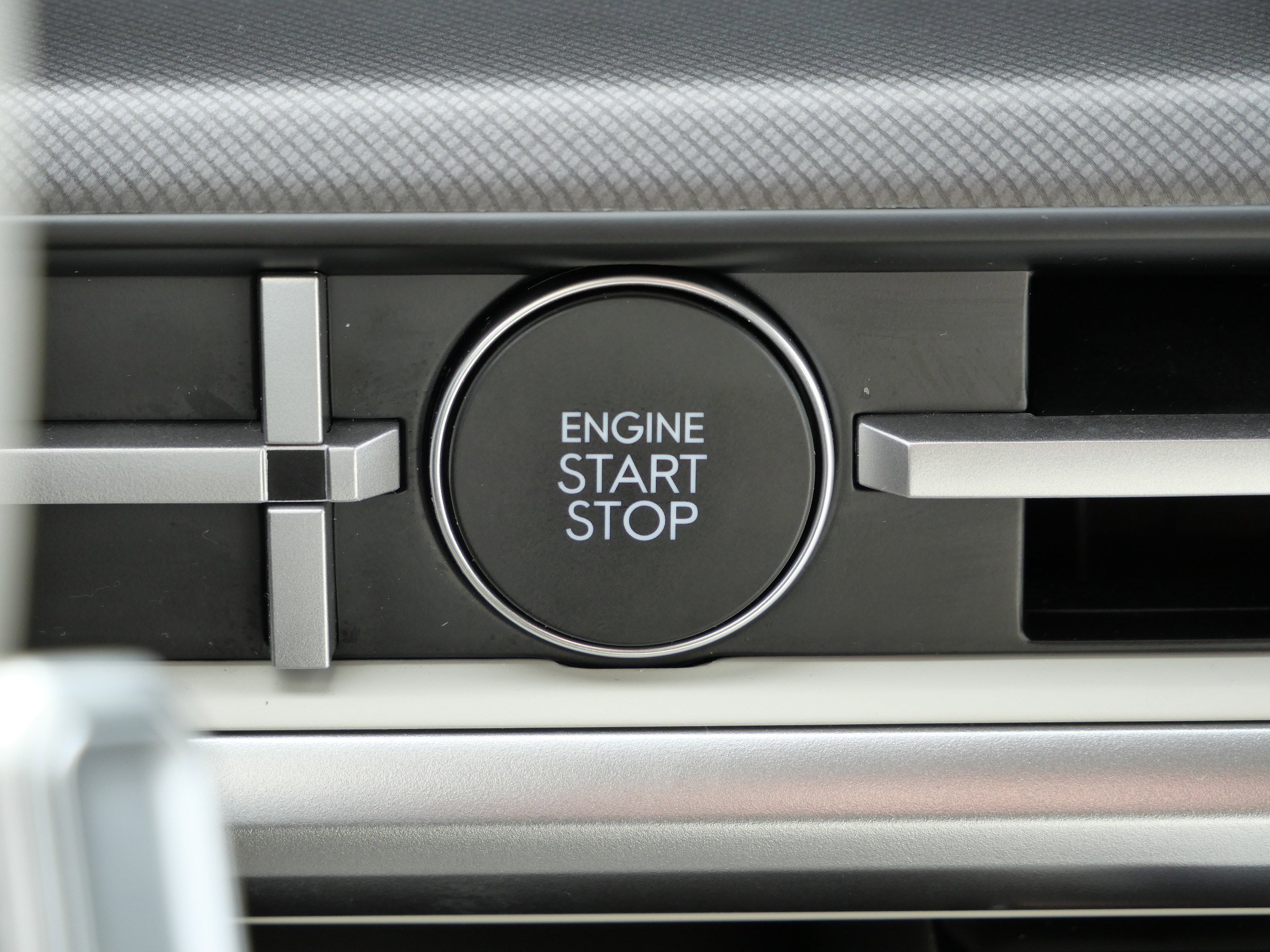 Certified 2026 Hyundai Santa Fe SEL w/ Tow & Go Package image 29