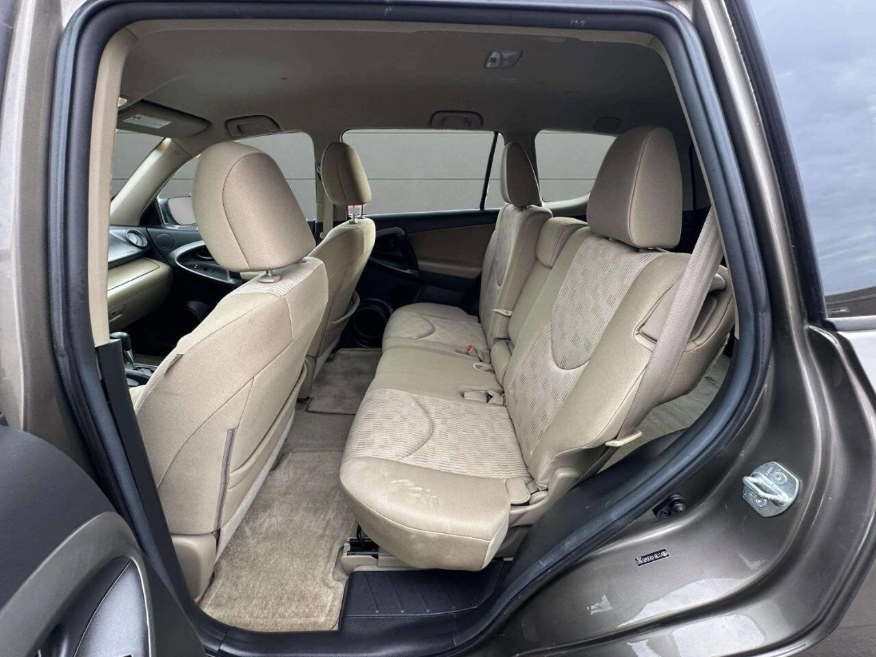 Used 2012 Toyota RAV4 4WD image 21