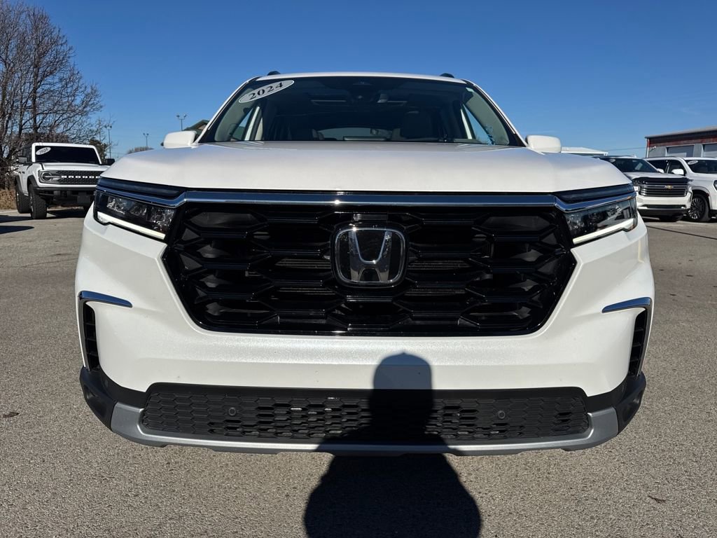 Used 2024 Honda Pilot Touring image 10