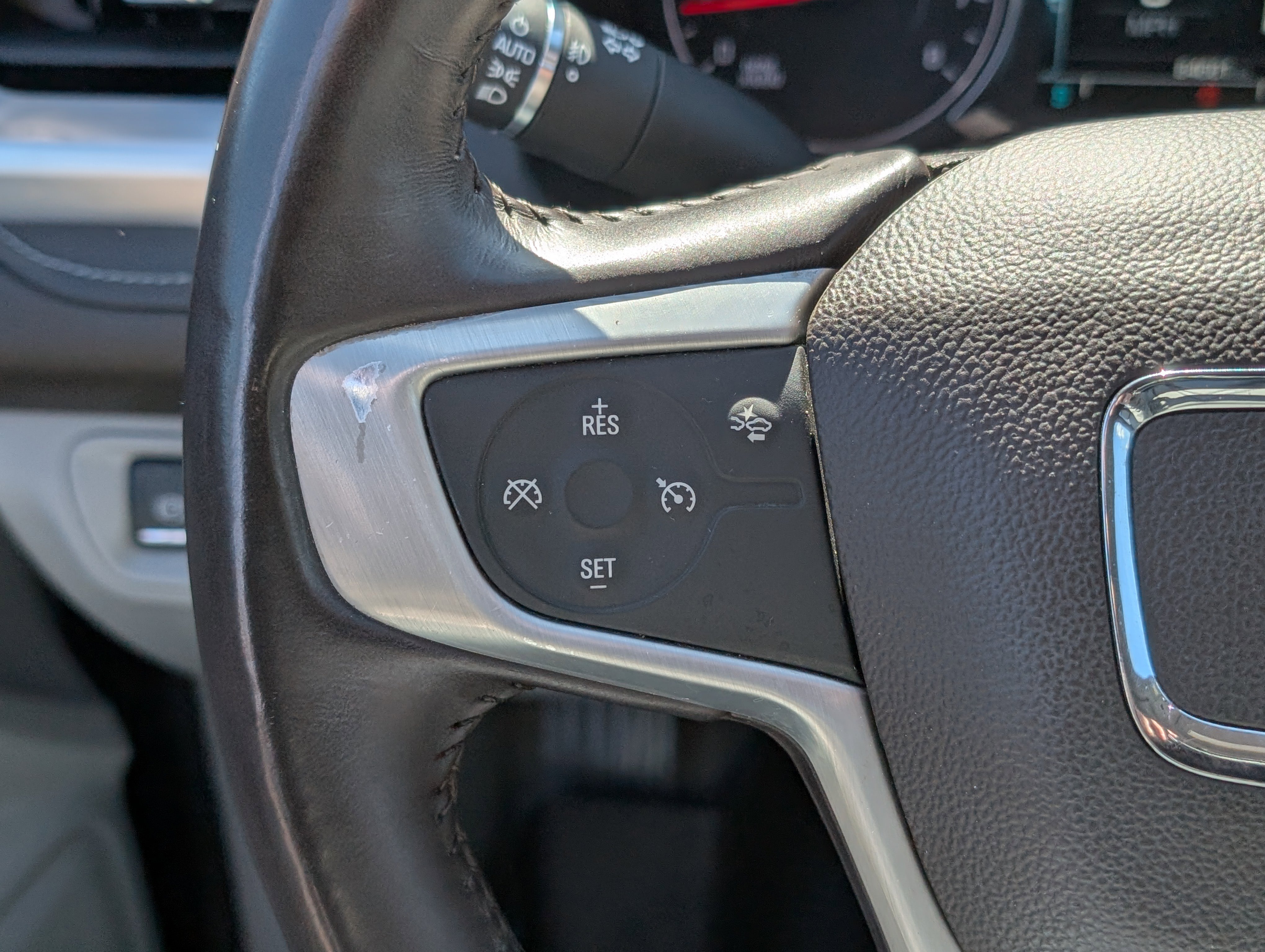 Used 2018 GMC Acadia SLT w/ LPO, Black Accent Package image 23