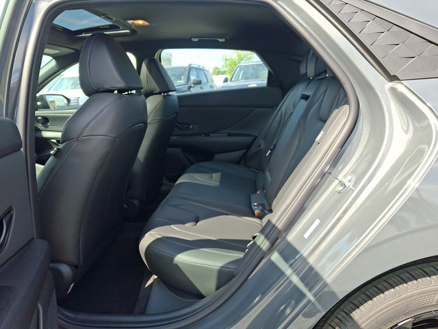 New 2026 Hyundai Elantra SEL Sport FWD image 9