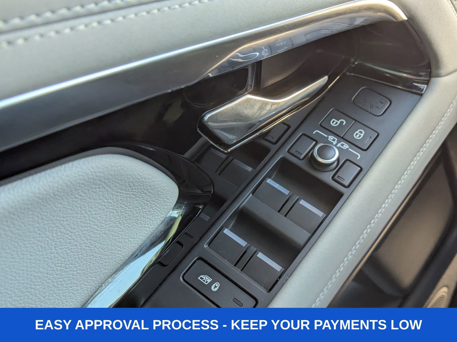 Used 2020 Land Rover Range Rover Evoque First Edition image 40