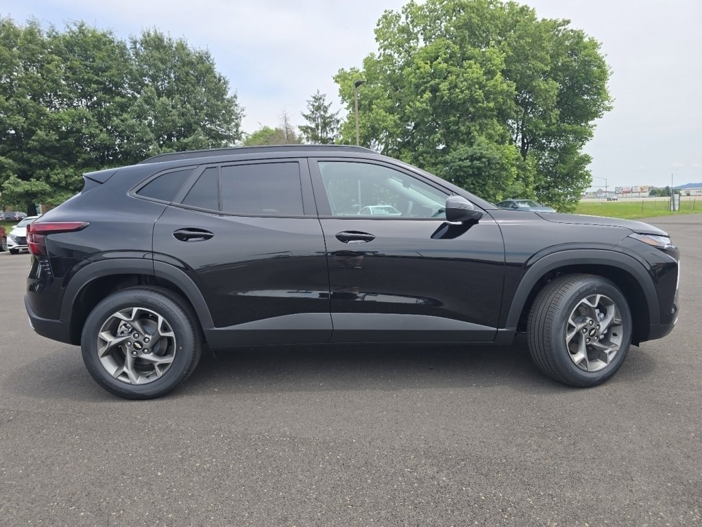 New 2026 Chevrolet Trax LT FWD image 15