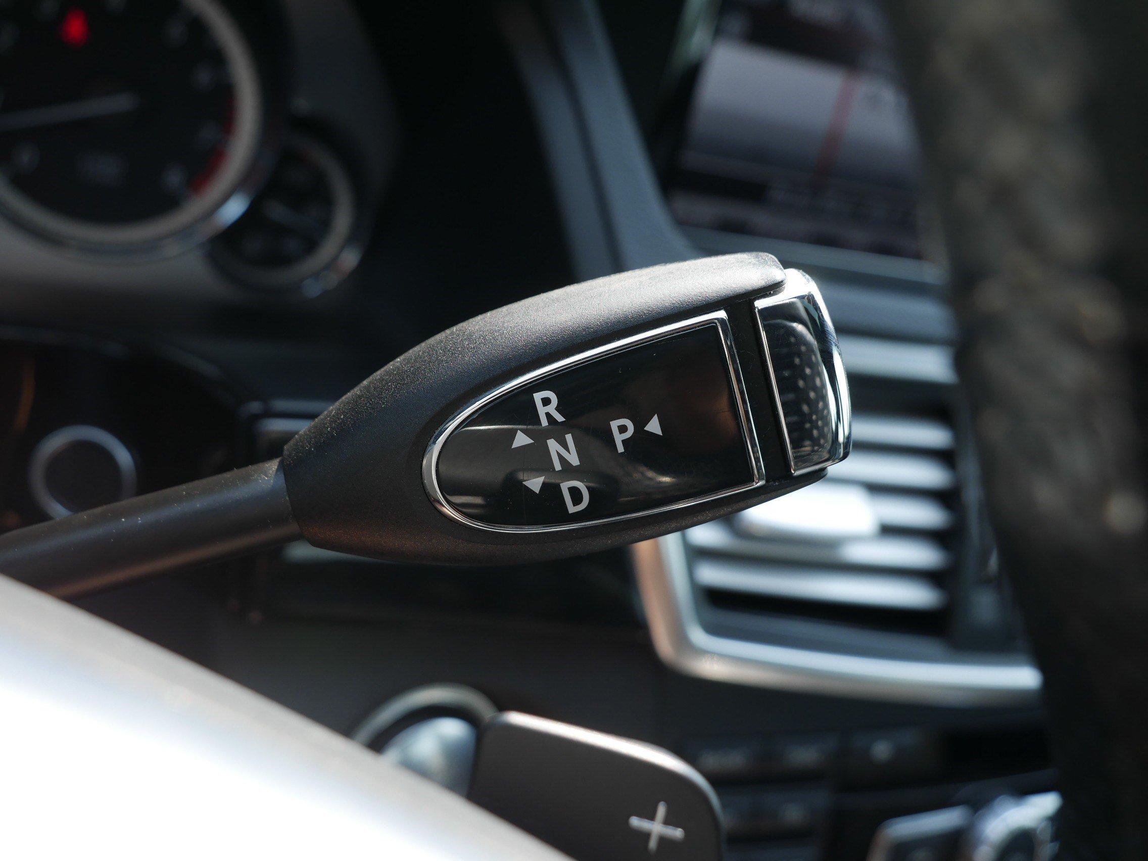 Used 2013 Mercedes-Benz E 350 4MATIC Sedan image 24