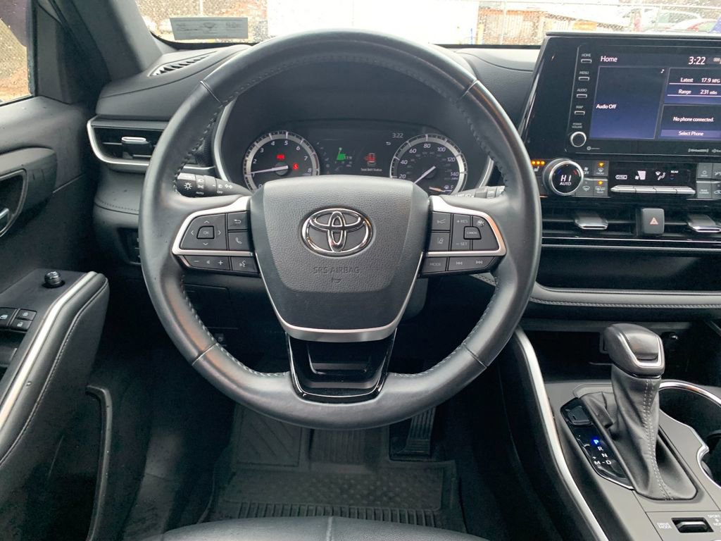 Used 2022 Toyota Highlander XSE image 17