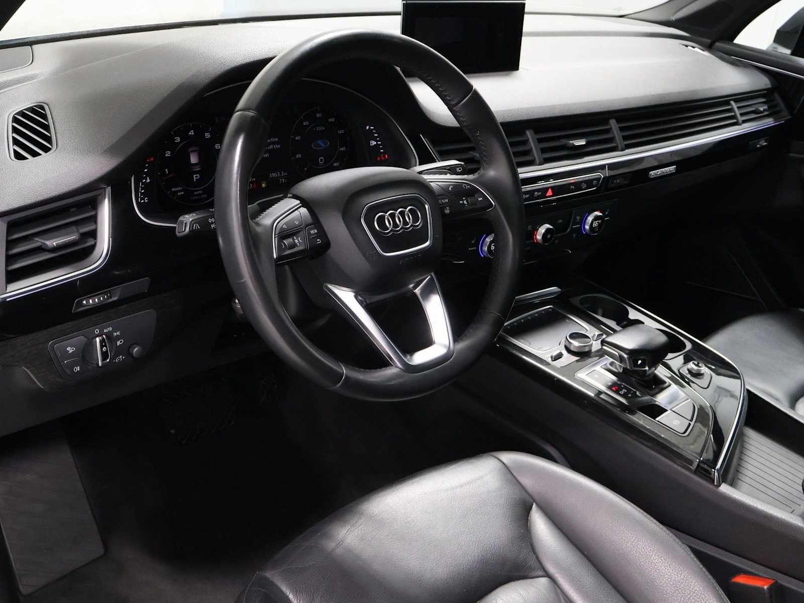 Used 2018 Audi Q7 3.0T Premium Plus w/ Premium Plus Package AWD/4WD image 4