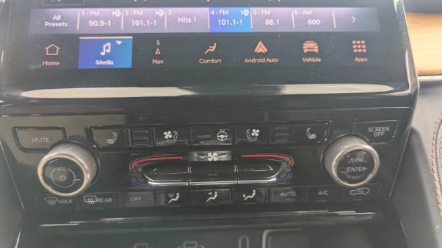 Used 2023 Jeep Grand Cherokee Summit AWD/4WD image 32
