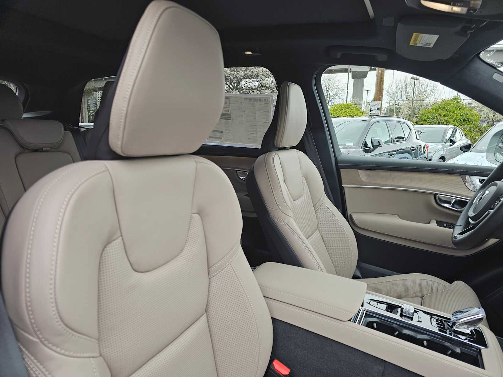 New 2026 Volvo XC90 T8 Ultra w/ Lounge Package image 12
