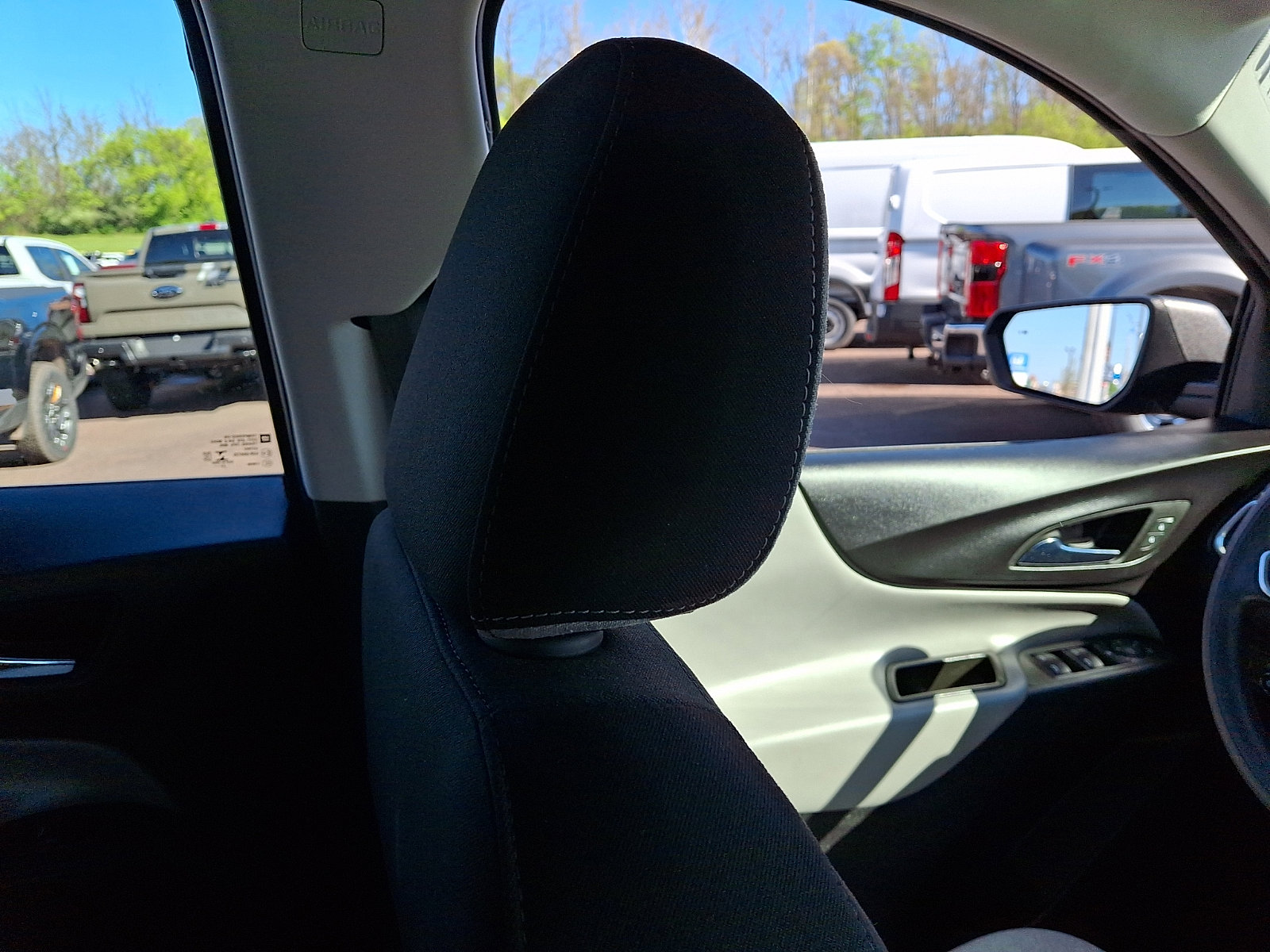 Used 2023 Chevrolet Equinox LS w/ Driver Confidence II Package AWD/4WD image 13
