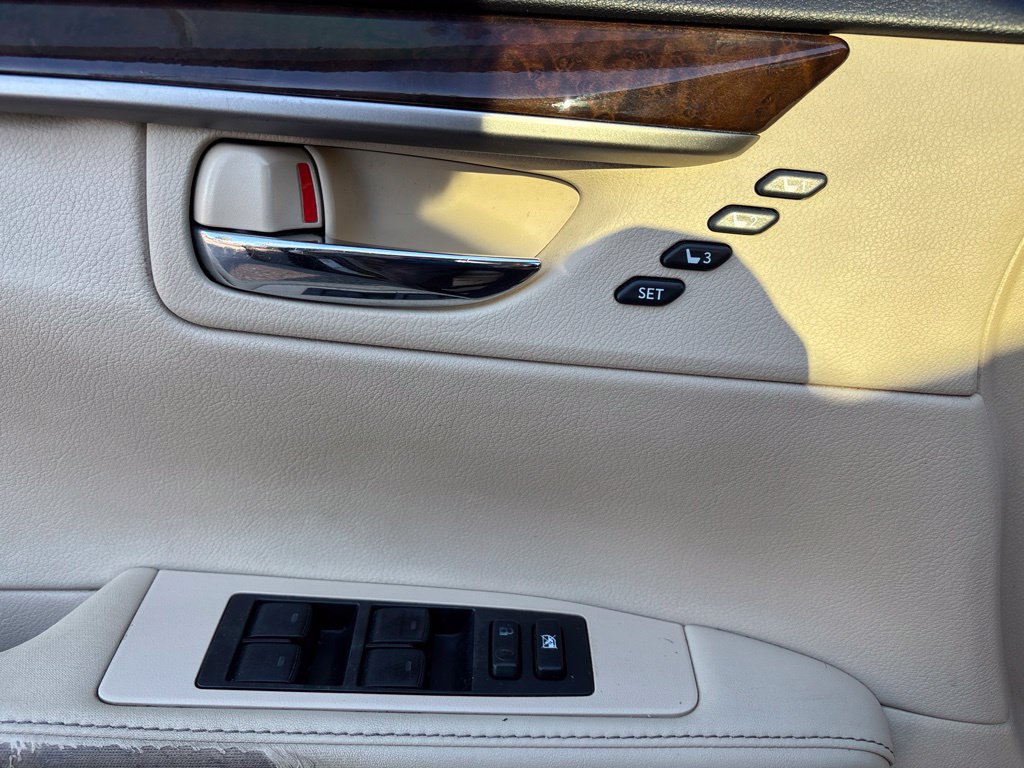 Used 2015 Lexus ES 350 w/ Premium Package FWD image 14
