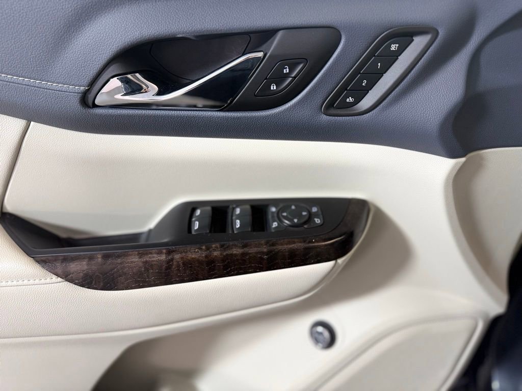 Used 2023 GMC Acadia Denali w/ Denali Ultimate Package image 17